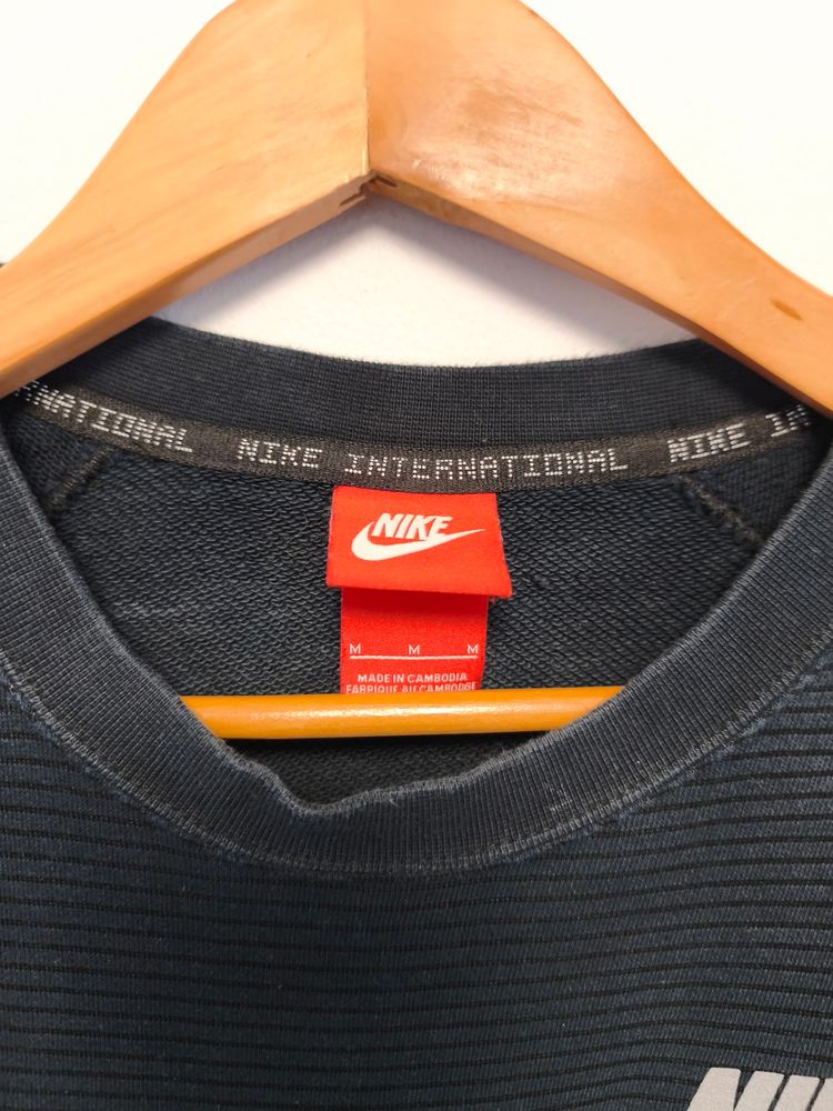 Nike International Black Sweatshirt image 3