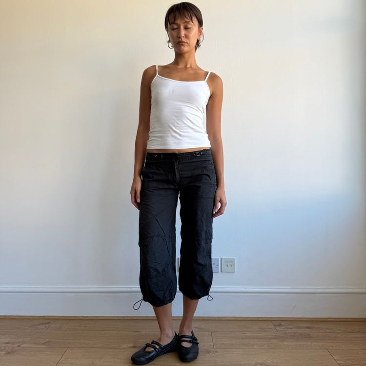 Black toggle cargo capris - Size S image 4