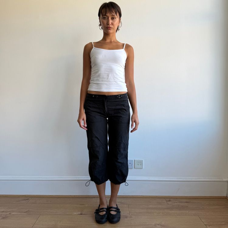 Black toggle cargo capris - Size S image 5