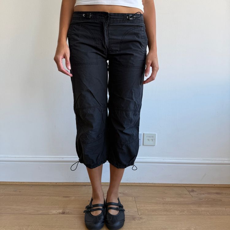 Black toggle cargo capris - Size S image 6