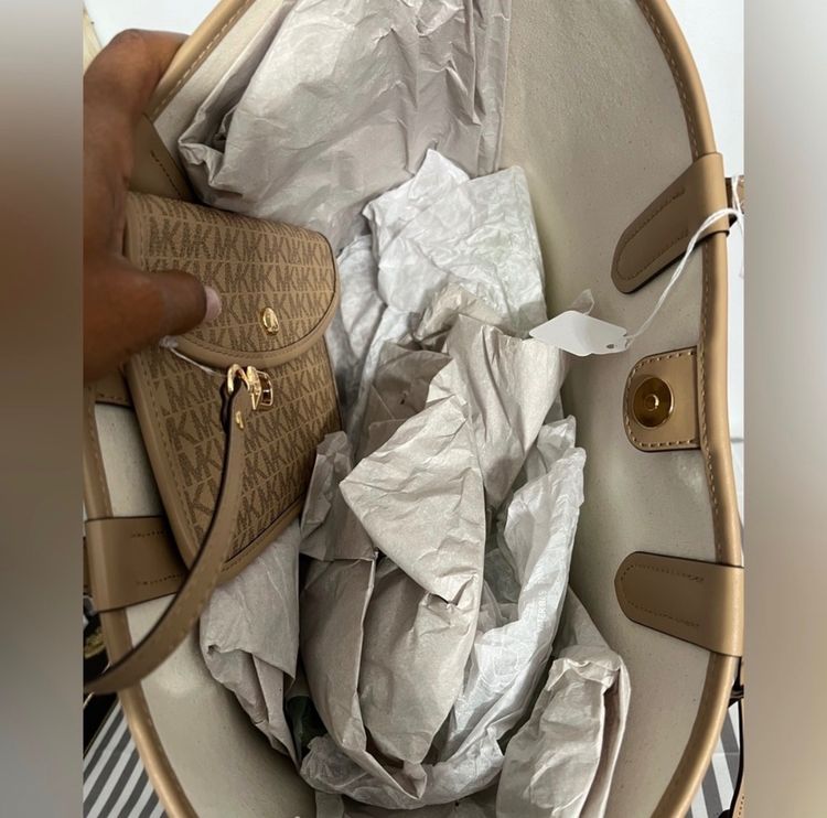 Michael Kors Tote Bag With Pouch 3