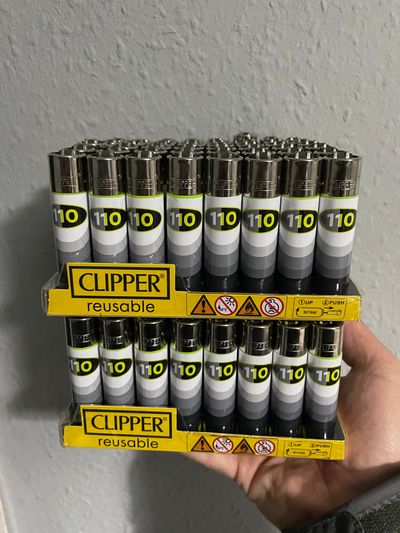 110 Clipper - Neon 3
