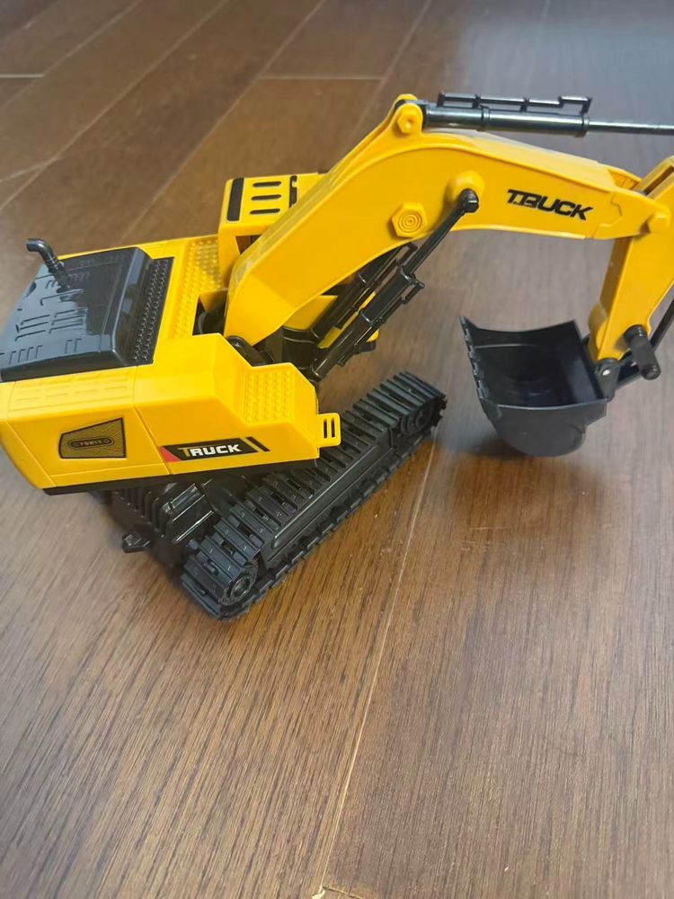 Yellow Toy Excavator – Kids Construction Vehicle, Digger Truck with Moving Arm & Bucket image 1