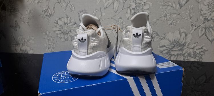 Adidas Swift Run 22 J UK 5  image 4