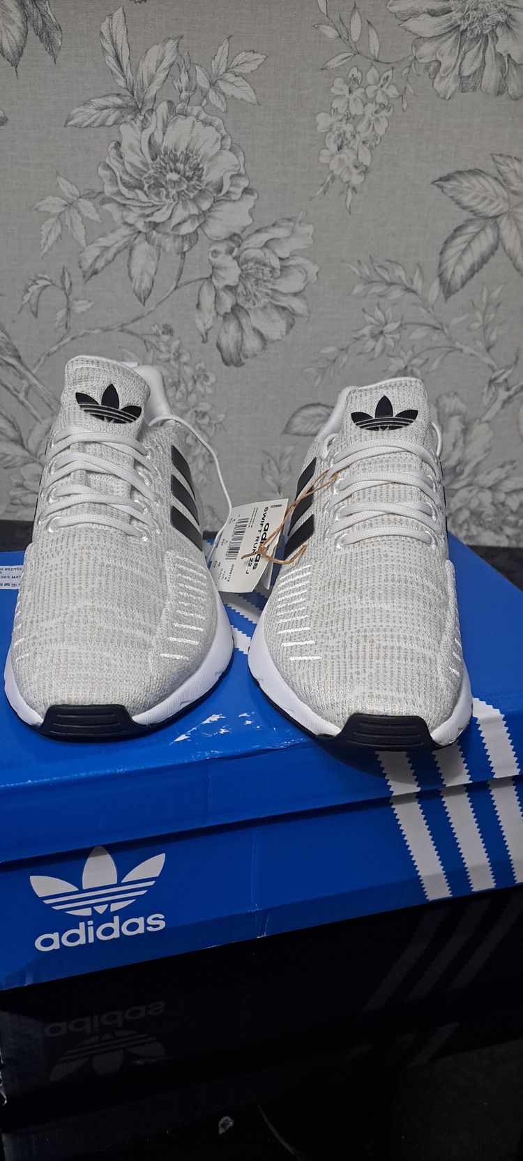Adidas Swift Run 22 J UK 5  image 2