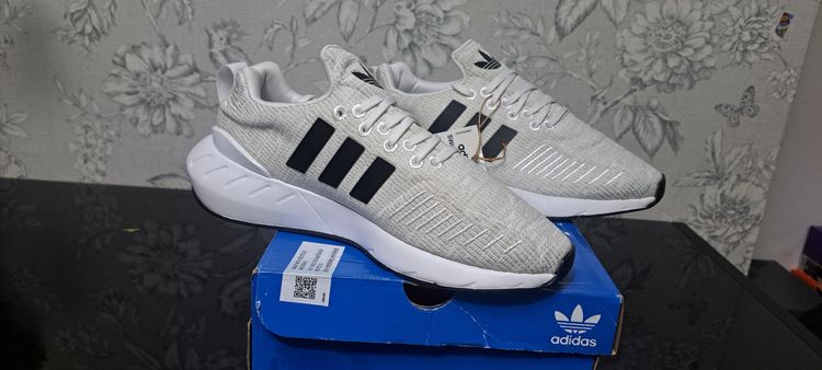 Adidas Swift Run 22 J UK 5  image 1