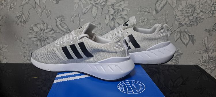 Adidas Swift Run 22 J UK 5  image 3