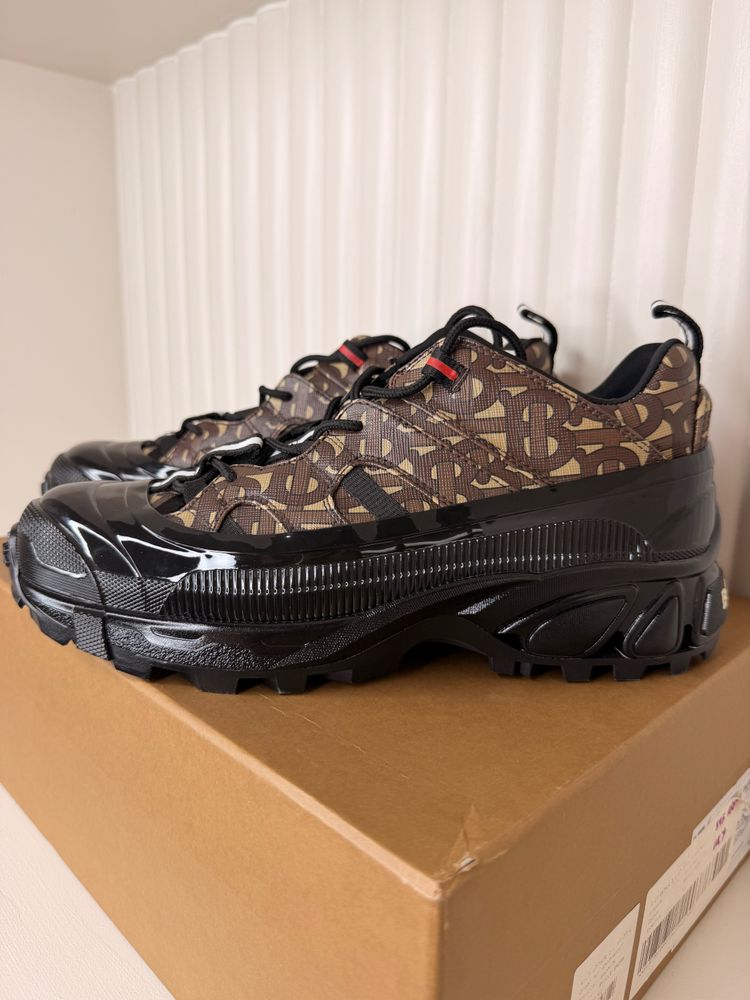 Burberry Sneakers image 2