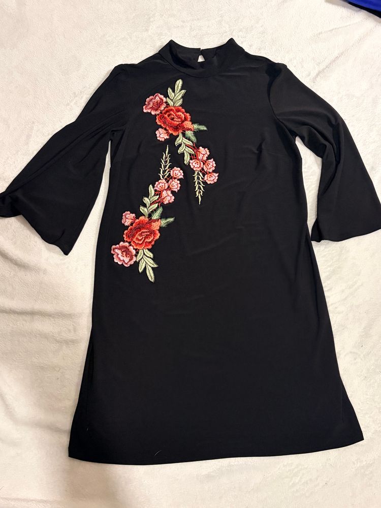 River Island River Island Black Dress With Floral Embroidery product image