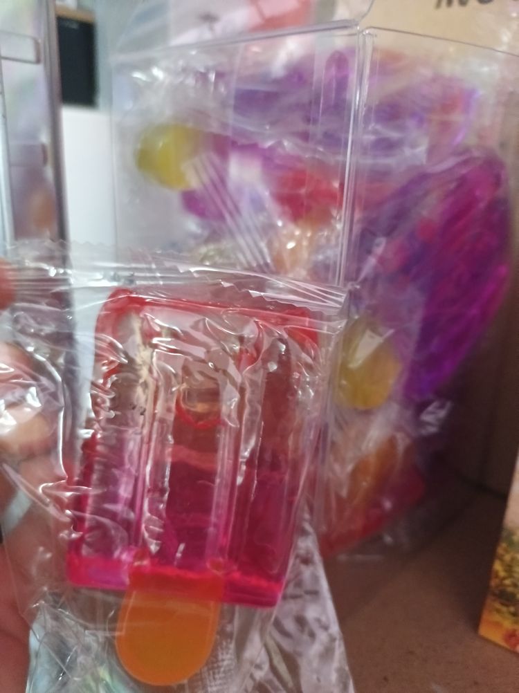Filled lolly squish