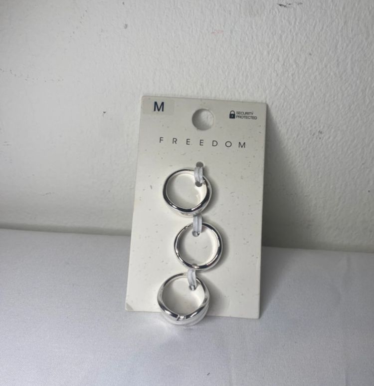 Other Freedom Silver-Tone Linked Ring Accessory product image