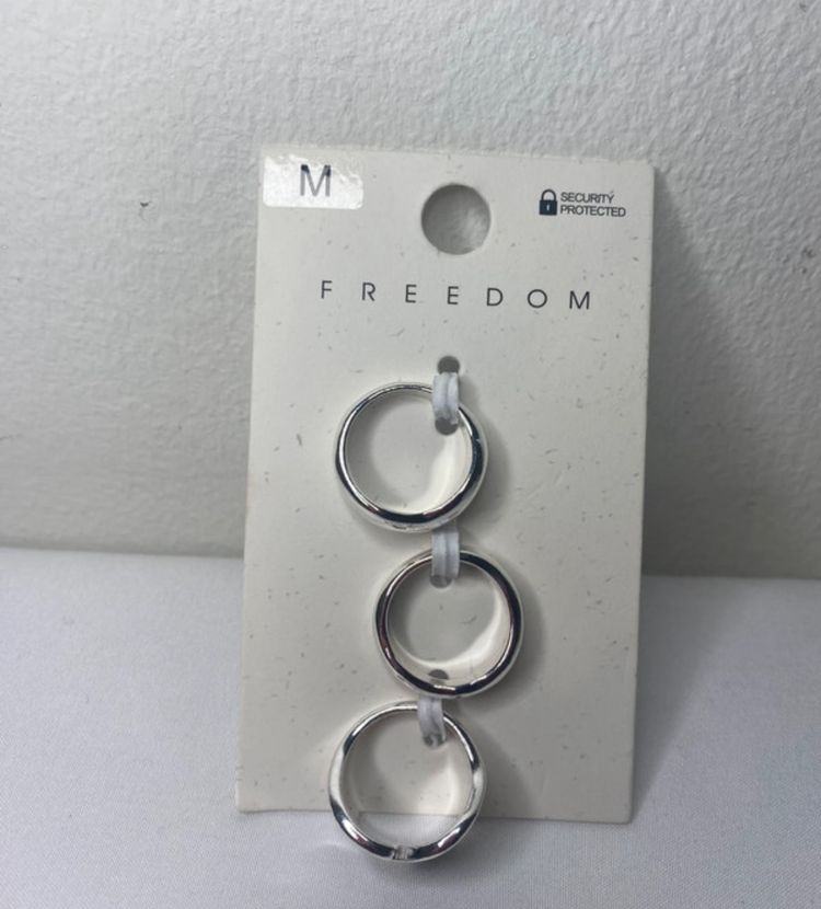 Freedom Silver-Tone Linked Ring Accessory 2