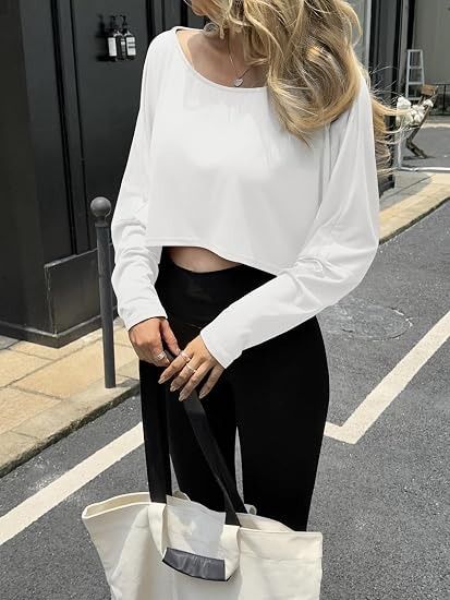 White Off-Shoulder Cropped Long Sleeve Top imagen 3