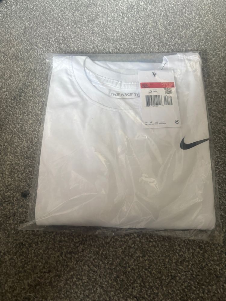 Nike White T-Shirt imagen 2