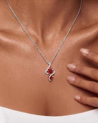 Silver Necklace With Red Heart-Shaped Stones Pendant imagen 2