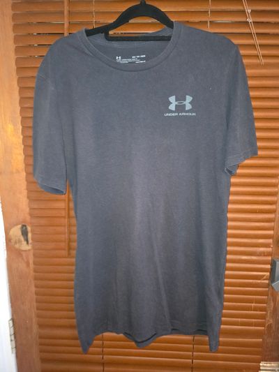 Under Armour Black T-Shirt