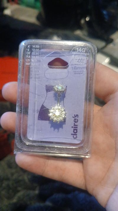 Claire'S belly ring