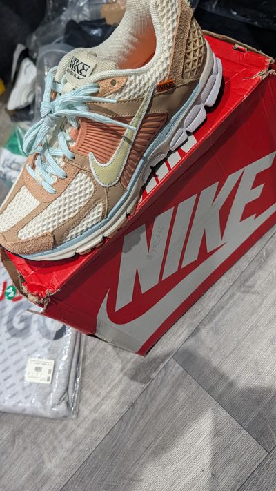 Nike Vomero 2023 Edition Have a Nike Day - Full Box size 6