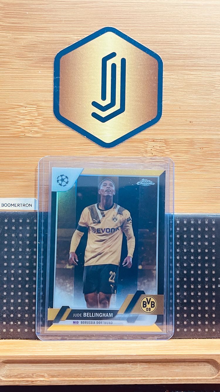 /99  [TEAM COLOR CASE HIT] - Jude Bellingham - Borussia Dortmund - Topps Chrome UCC 22-23