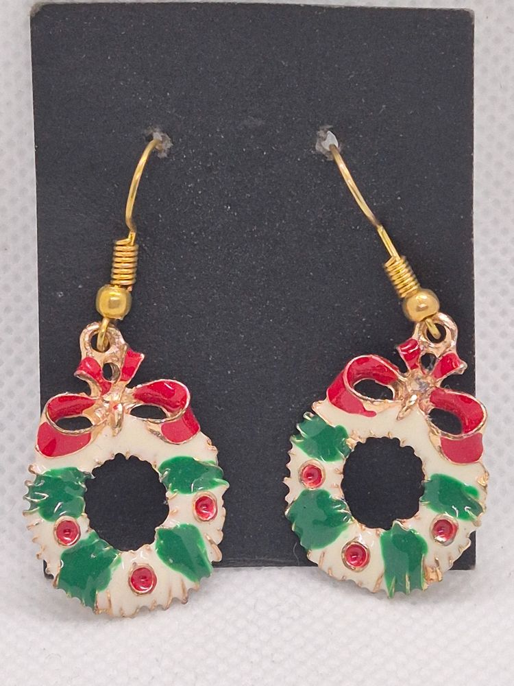 Christmas Wreath Earrings image 1