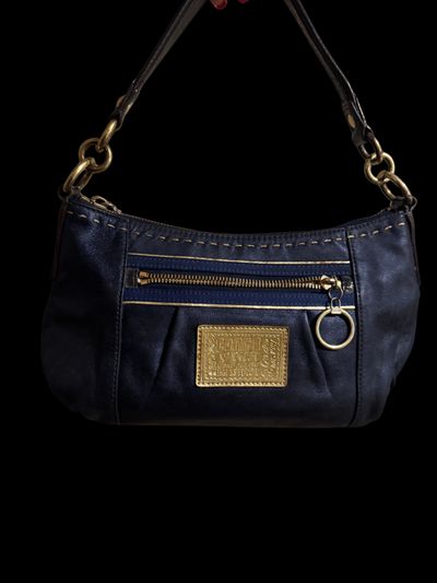 Black Leather Handbag With Gold Zipper And Patch