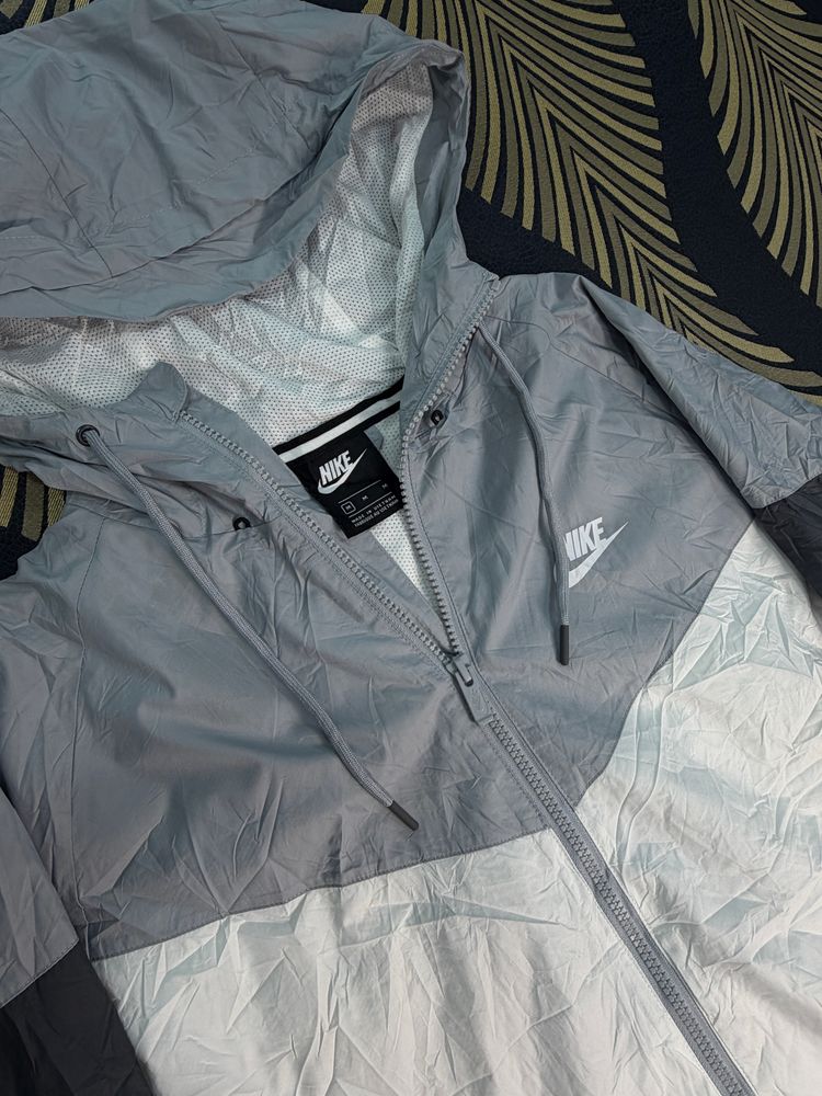 Nike Nike Color-Block Windbreaker Jacket product image