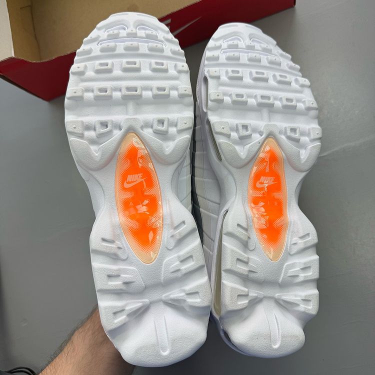 Immagine di Nike Air Max 95 Size UK 10 Ultra White Spruce Grey Men's Trainers CI2298-100 10