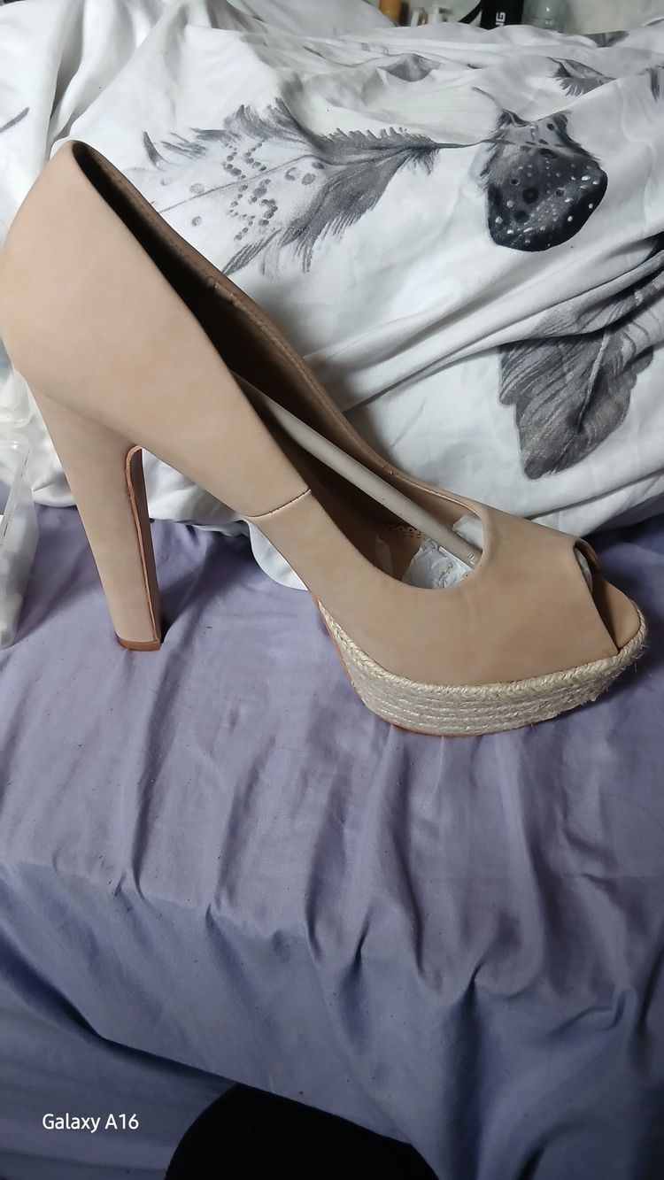 Suede lavanda Beige Peep-Toe High Heel Shoes imagen 2