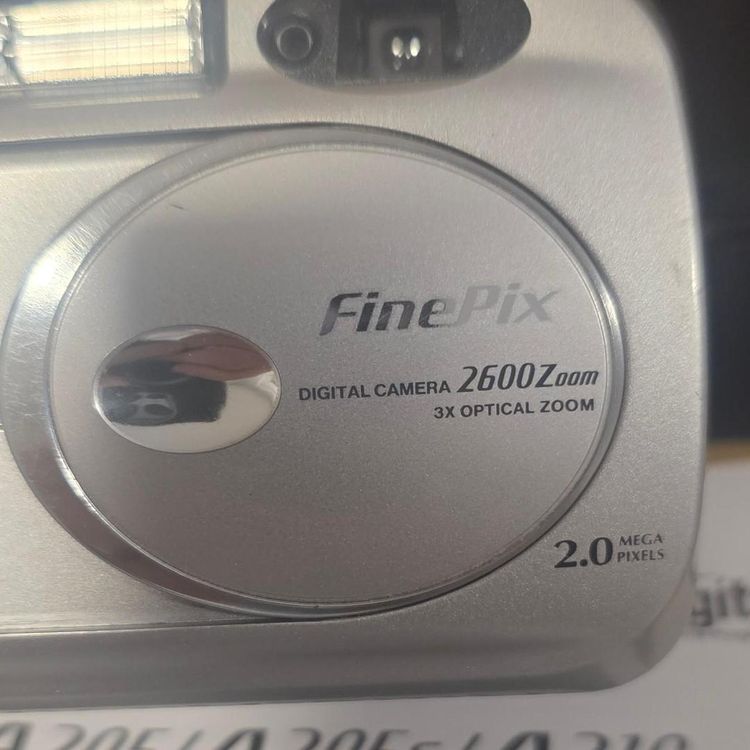 Fujifilm Finepix Digital Camera 4