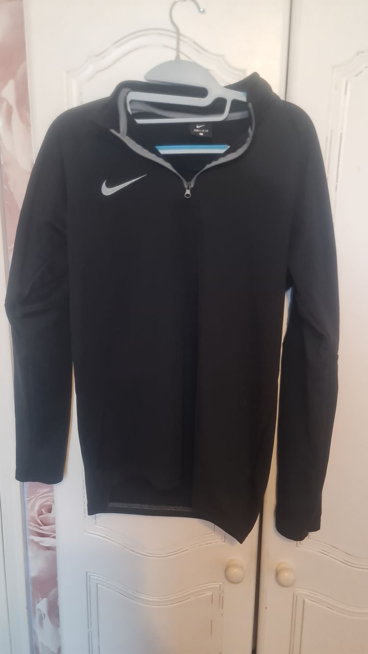 Nike Nike Black Quarter-Zip Sweatshirt product image