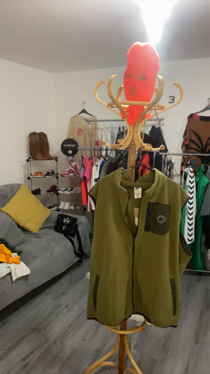 Nike NIKE GILET BNWT SIZE 2XL OLIVE GREEN product image