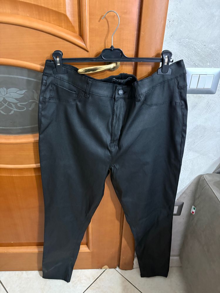 Black Pants 2
