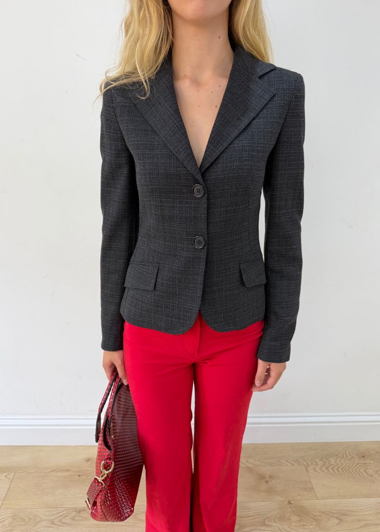 small ruffle hem fitted blazer image 4