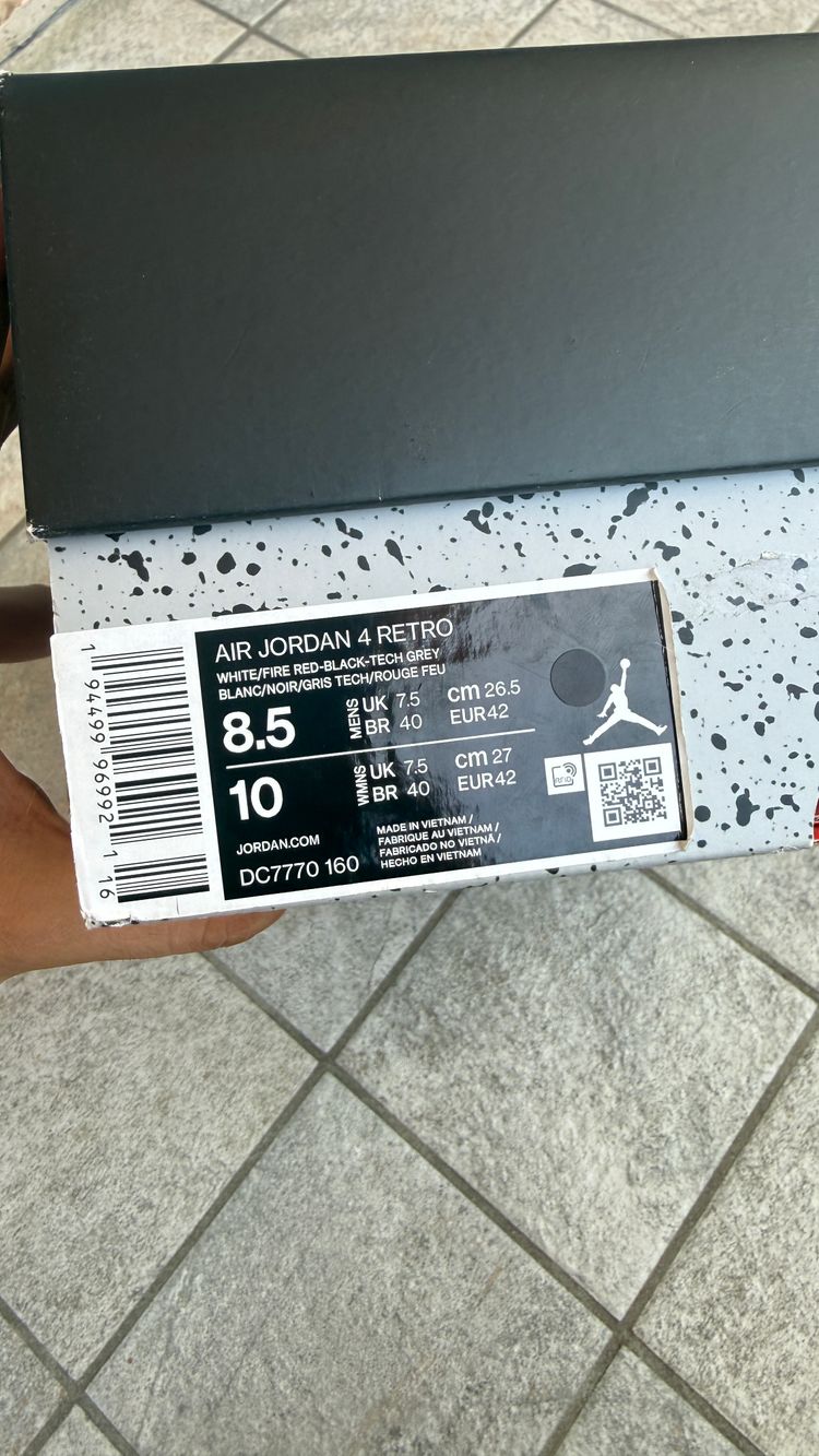 Jordan 4 Fire Red size 42 5