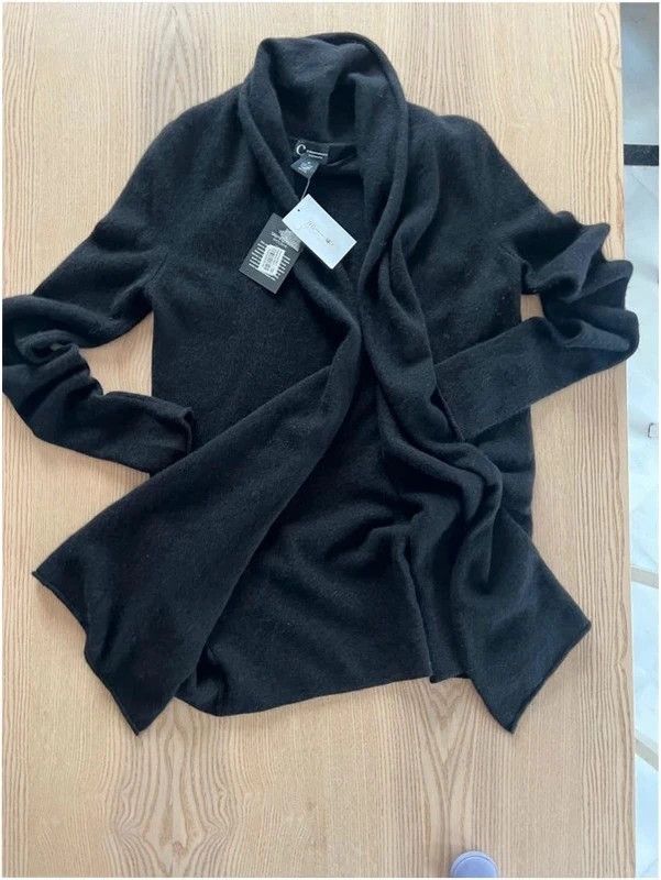 Immagine di 100% Cashmere C by Bloomingdale Wrap style Cardigan ($198) 6