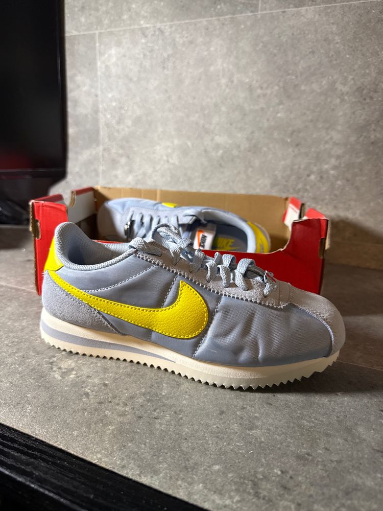 Nike Cortez