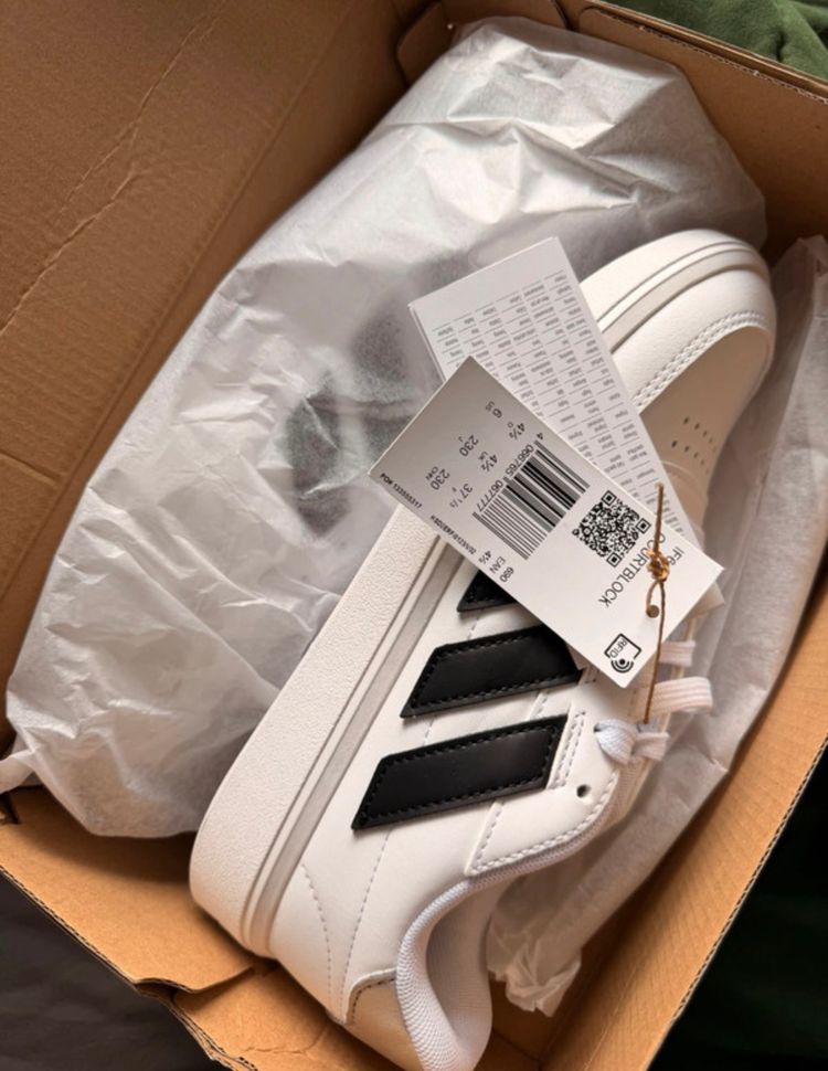 Adidas Courtblock Tennis Shoes UK 4.5 imagen 5