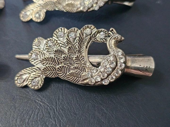 Peacock-Shaped Hair Clips image 2