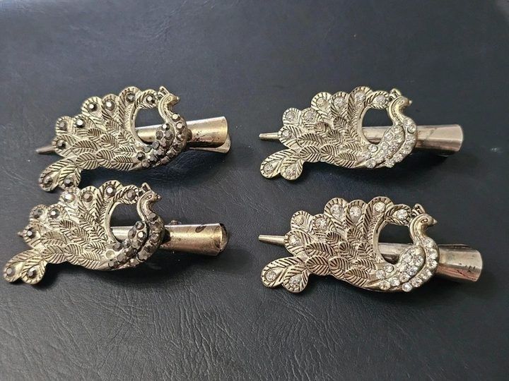Peacock-Shaped Hair Clips image 1