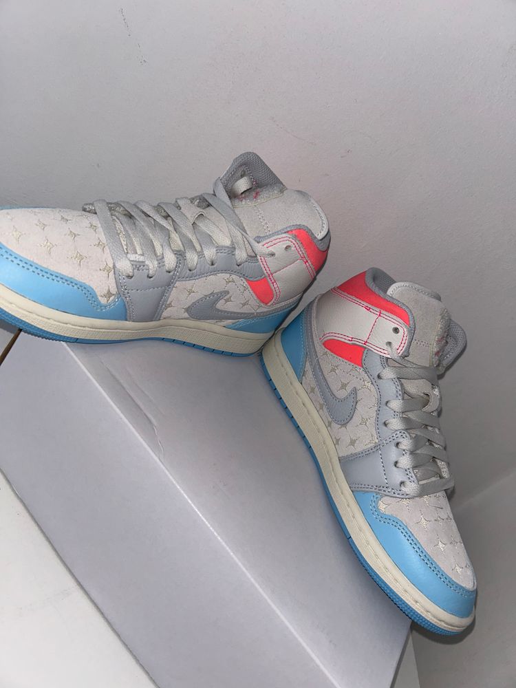 air Jordan 1 mid special edition UK3.5 image 4