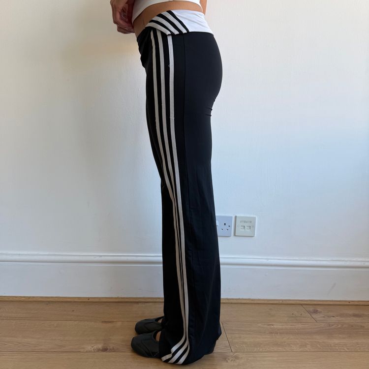 Immagine di Black Adidas fold waist yoga pants - Size M 4