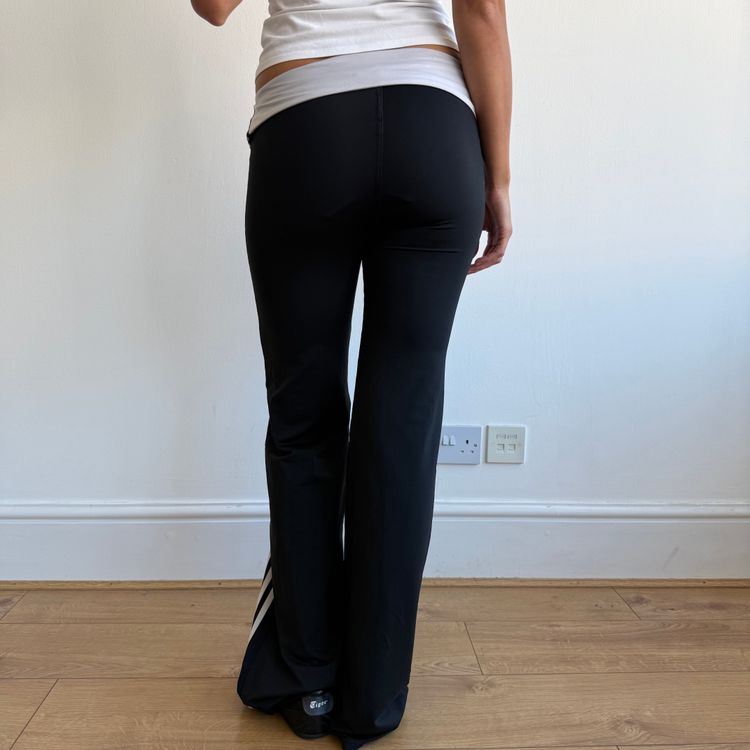 Immagine di Black Adidas fold waist yoga pants - Size M 9