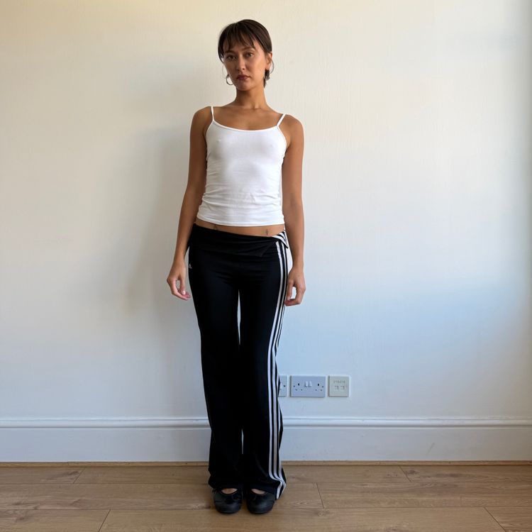 Immagine di Black Adidas fold waist yoga pants - Size M 10