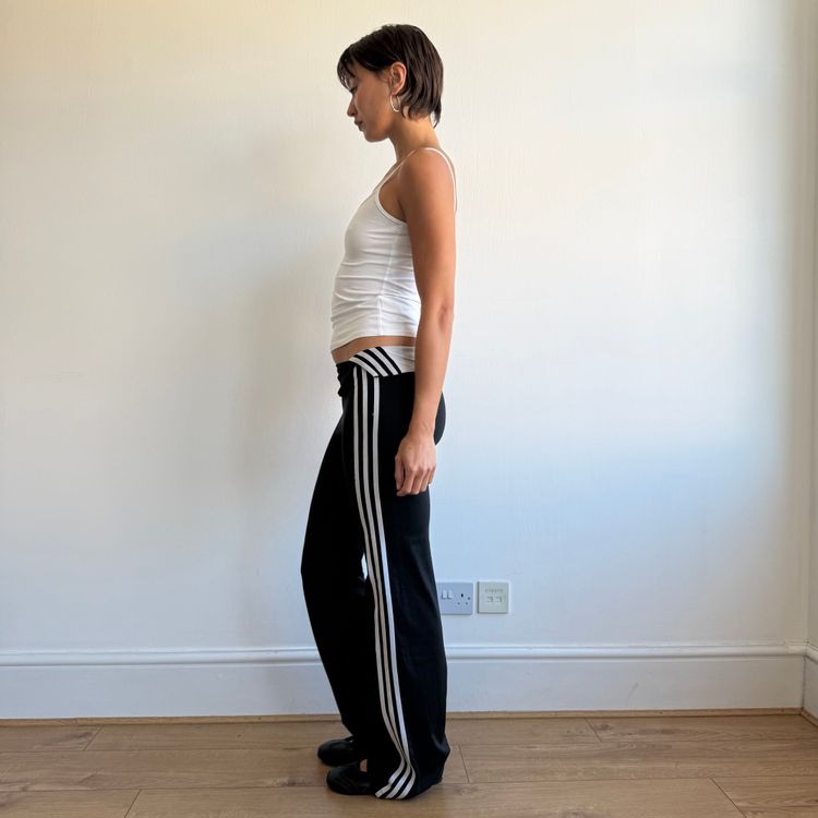 Immagine di Black Adidas fold waist yoga pants - Size M 3