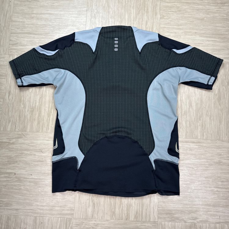 Nike 2000's technical panelled dri-fit active tee (L) 12