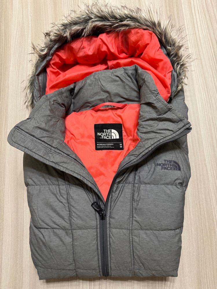 The North Face Women'S Hooded Puffer Jacket imagen 5