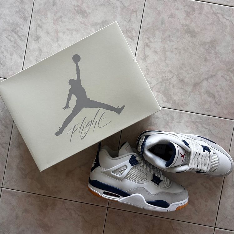 Nike Air Jordan 4 Retro SB White Navy product image