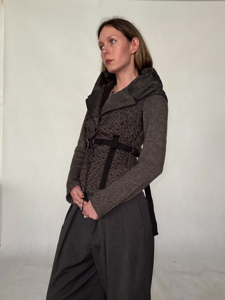 Immagine di quilted jacket with knit sleeves and belt 3