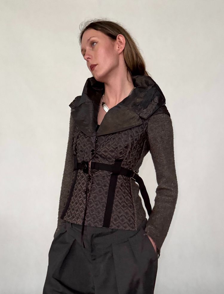 Immagine di quilted jacket with knit sleeves and belt 2