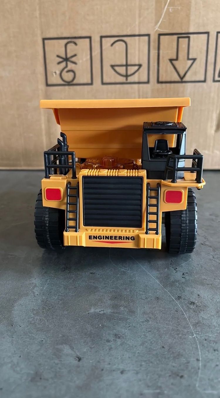 Engineering Vehicle Dump Truck Remote Control image 4